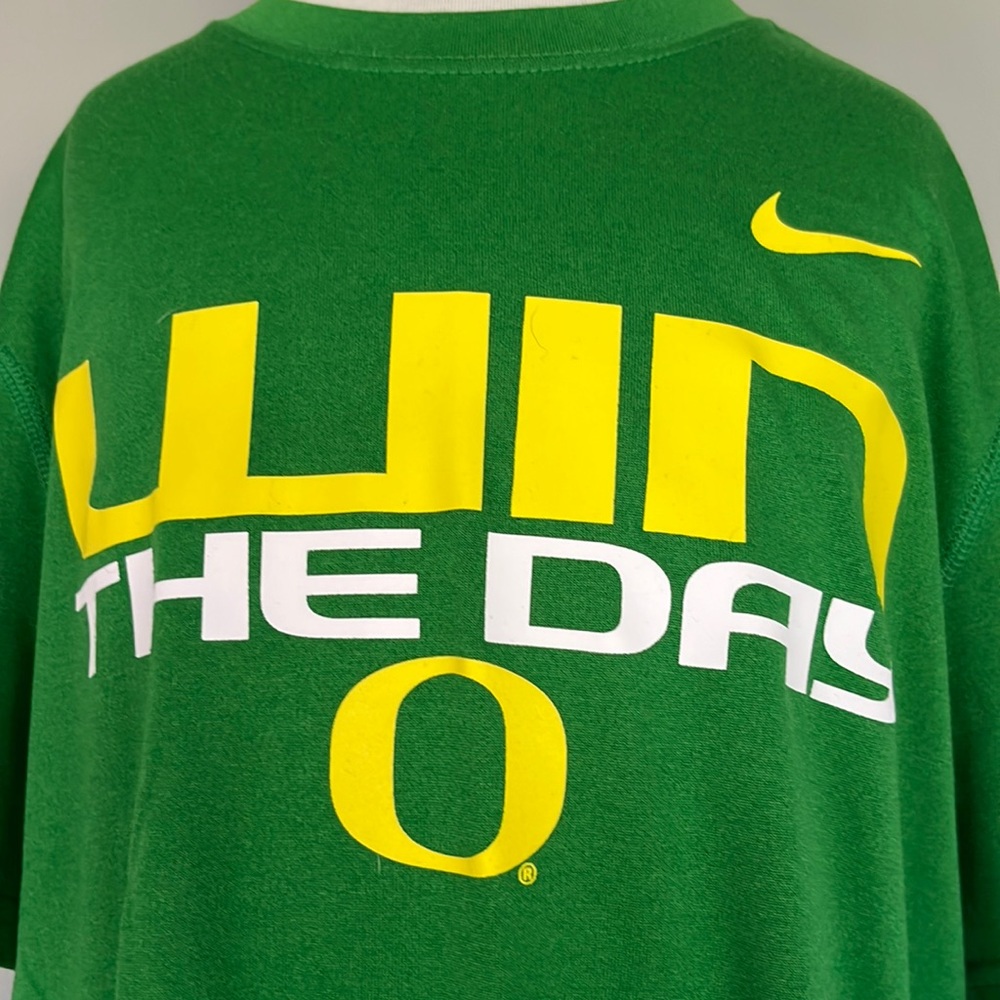 Boys Nike Dri-Fit Oregon Ducks “Win the Day” Short Sleeve Tee Various Sizes - Picture 2 of 6